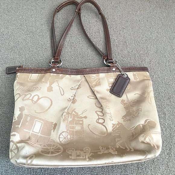 COACH Handbags - VINTAGE COACH HORSE AND CARRIAGE TOTE BAG - BROWN LEATHER TRIM - BAG CHARM